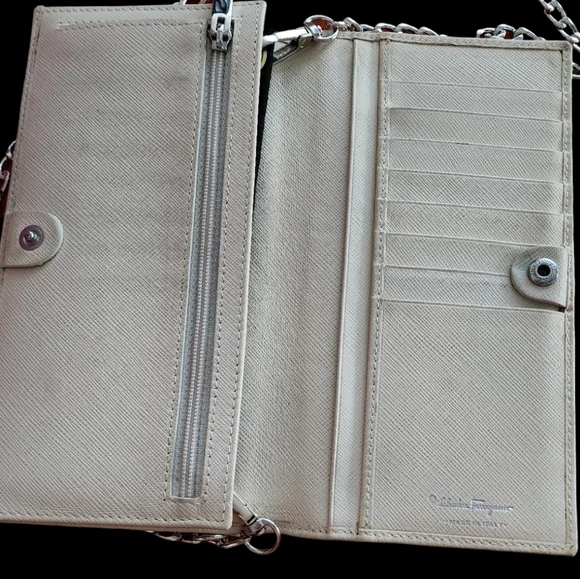 Vintage Salvatore Ferragamo Cream White Leather Wallet - Picture 5 of 10